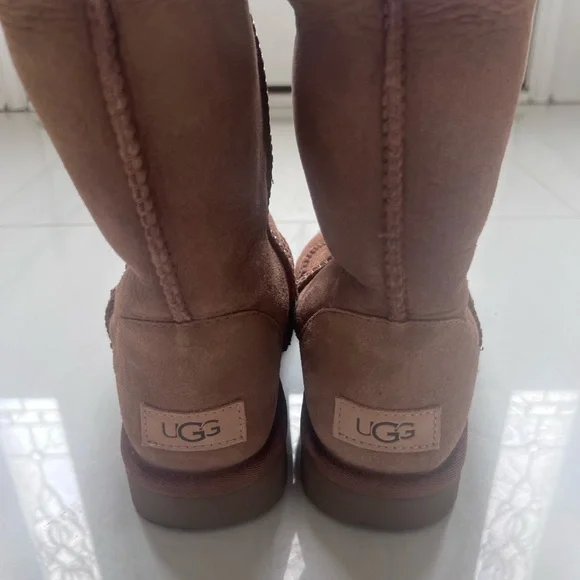 UGG Classic Tall II Sheepskin Boots in Chestnut Color Size 7 - Picture 7 of 10